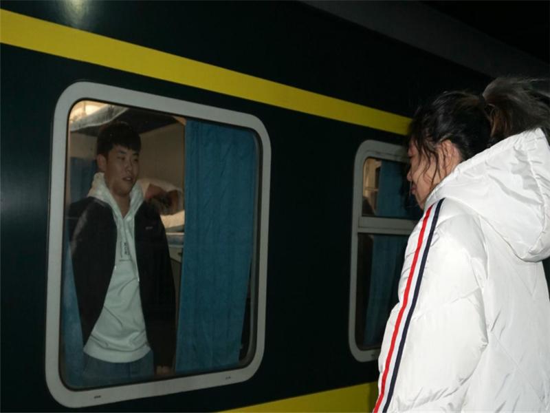 异地恋怎么办_异地恋办结婚证都需要什么手续_异地恋办婚礼如何办