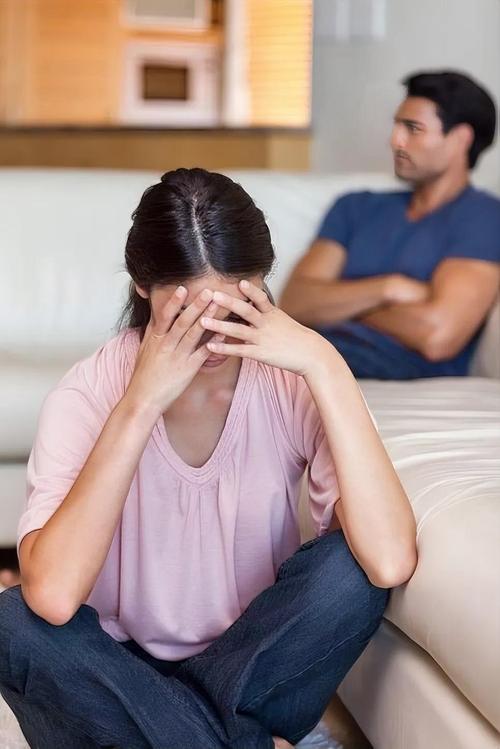 女人如何发现丈夫出轨？三个女人含泪说出她们的秘密